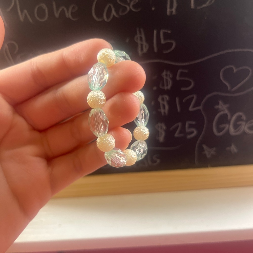Stretchy bracelet